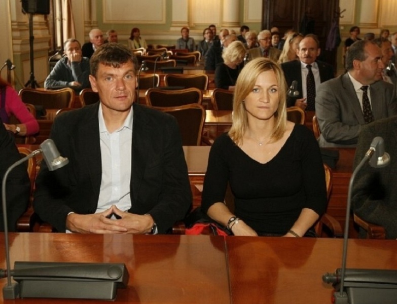 PlikIwona Guzowska.jpg Encyklopedia Gdańska